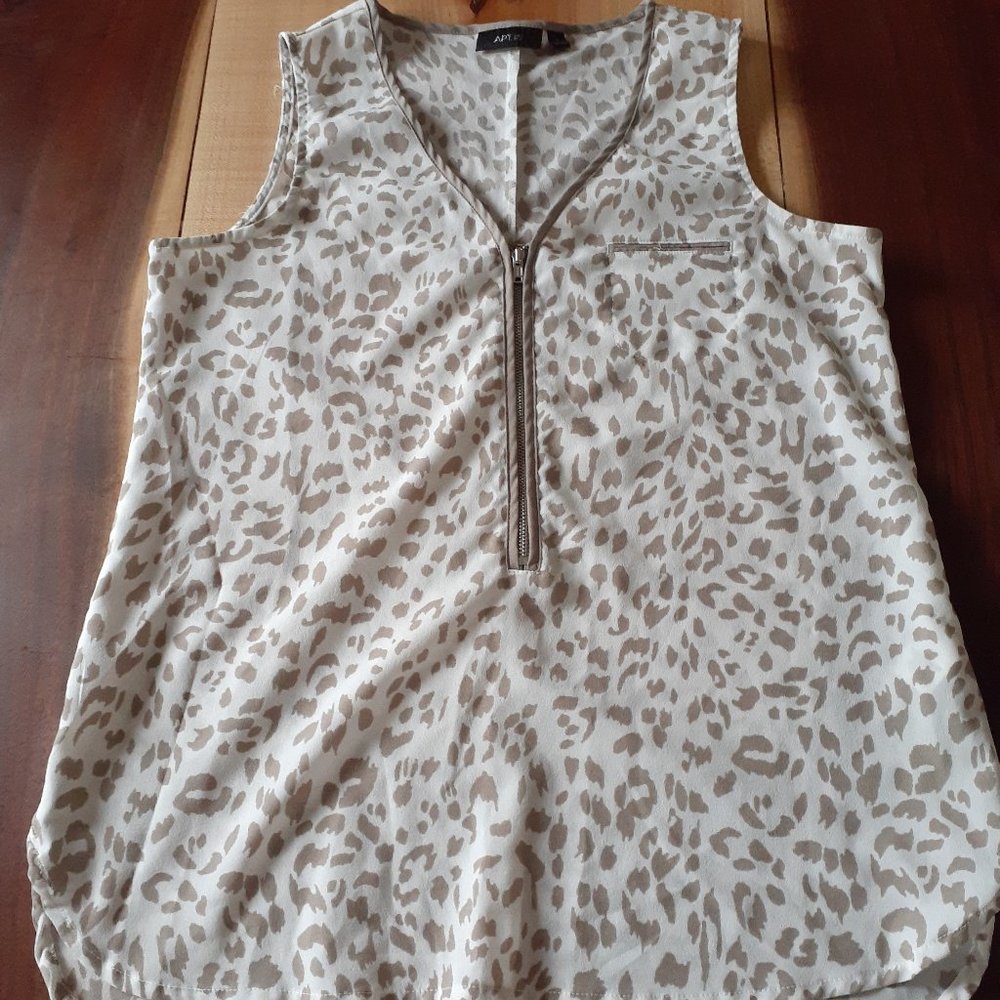 Apt 9 tan leopard tank top size small